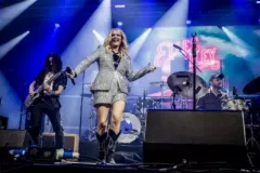 Elles Bailey supporting Rag'n'Bone Man