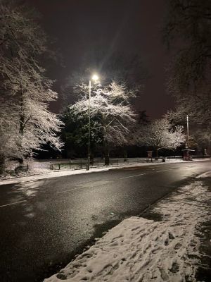 London Snow at night