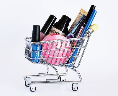 Makeup shopping trolley - Image by Suzy Hazelwood on Pexels