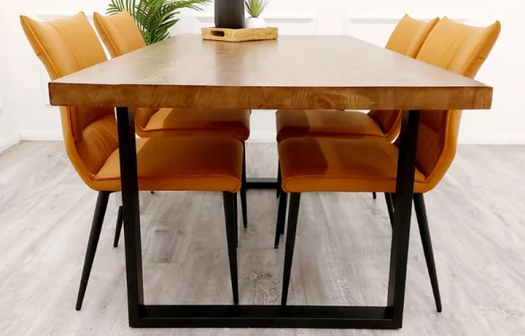 DT-FREYA-1.8-BLK-lifestyle with flora