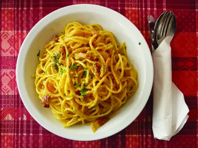 A plate of spaghetti - Strange but true Food Science and Nature facts