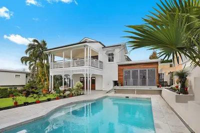 Magnificent house and swimming pool - 5 Ways Your Home Can Add to Your Quality of Life